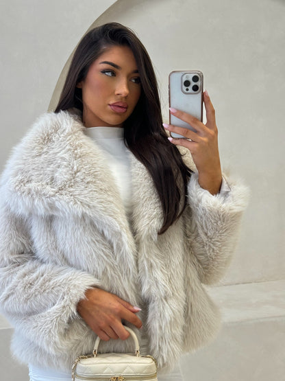 The ‘Vienna’ Luxury Faux Fur Coat Neutral